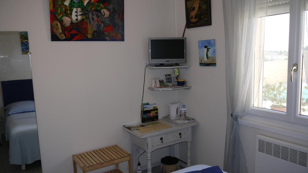 Les Vergers Saint Baldou Bed & Breakfast Cavaillon Room photo